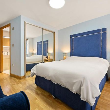 Lovely 2 Double Bedroom Flat With Patio Манчестър Екстериор снимка